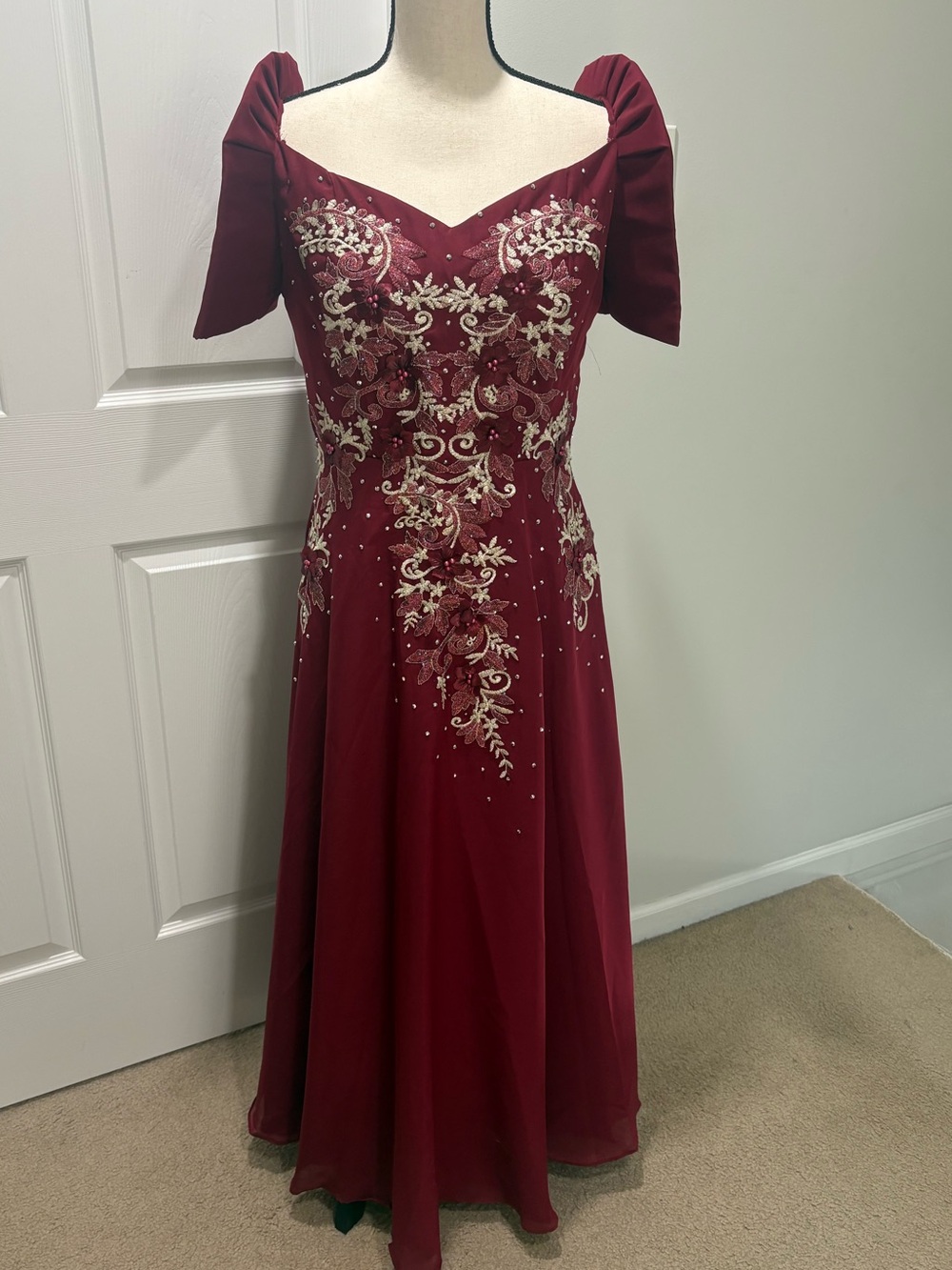 Filipiniana Imelda Ladies Dress Butterfly Sleeves with Appliqué Design Maroon
